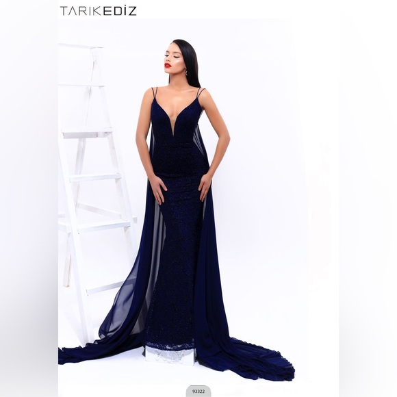 SAMPLE SALE! Tarik Ediz: Red Lace Gown - Picture 5 of 6